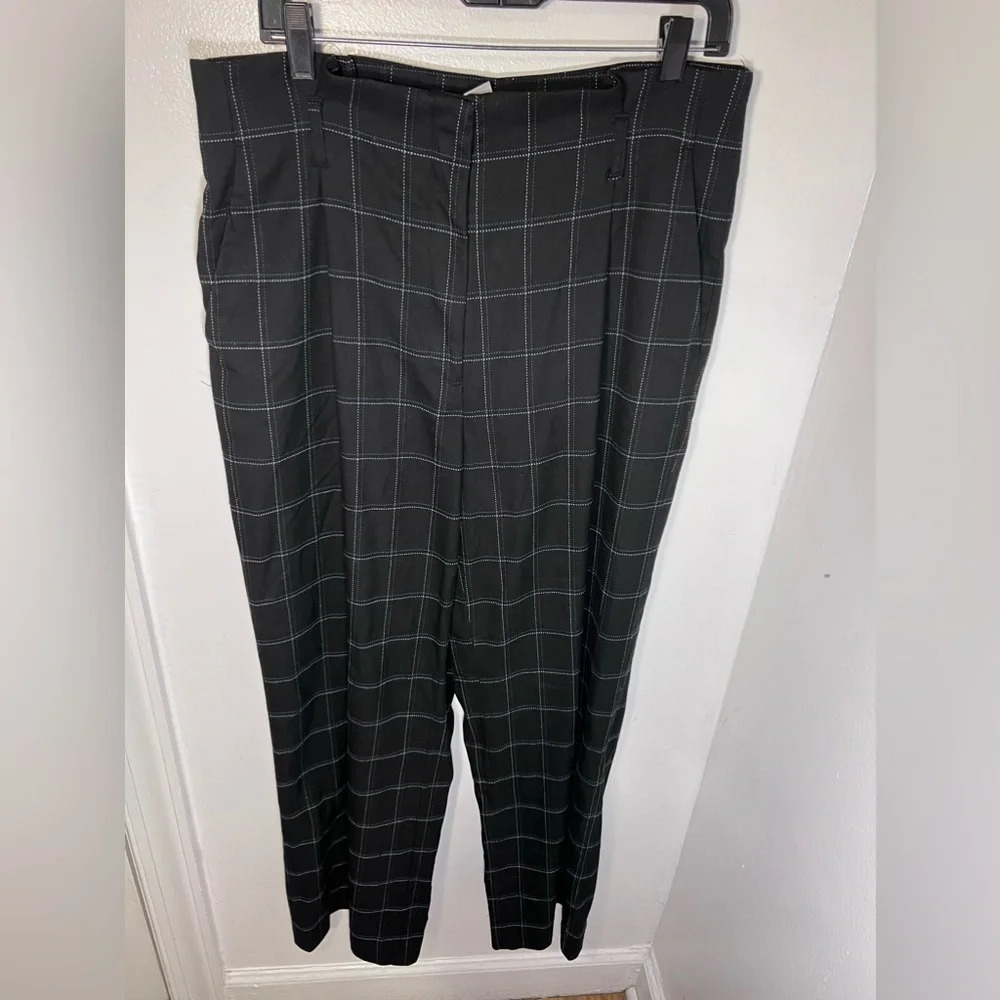 H&M,10, high‎ waist flare leg, relax black w/blue white check, pocketed trouser
